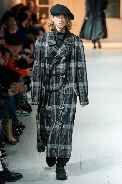 Look 3